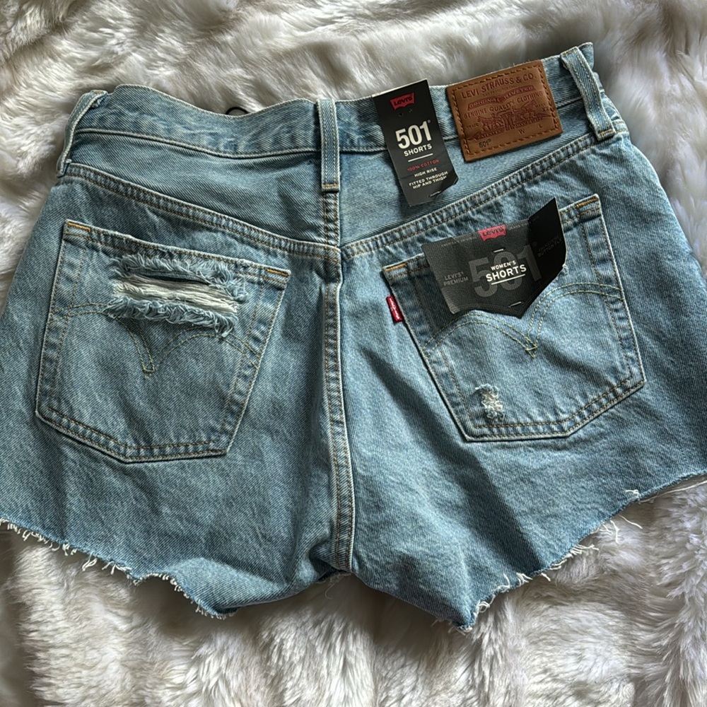 Levi’s High Rise Jean Shorts - Picture 2 of 6